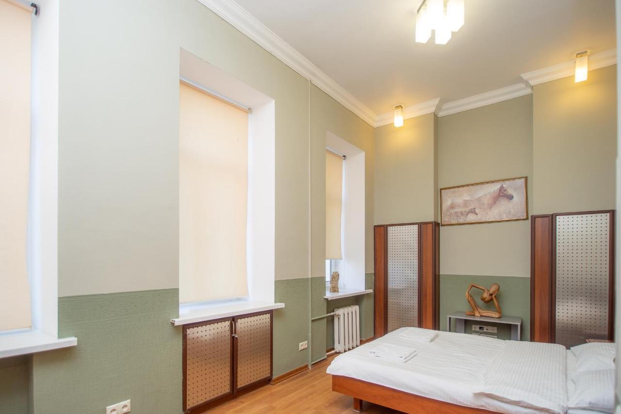 Простора 3 Кімнатна Біля Майдану Незалежності Apartment Kyiv Exterior photo